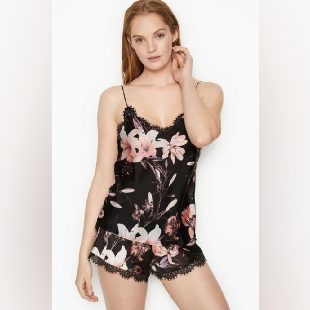 NWT Victoria’s Secret Black/Peach Lilies Satin & Lace Cami Set